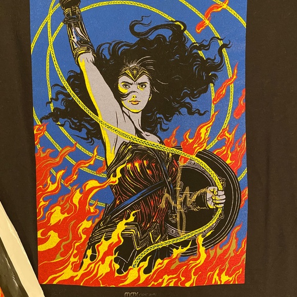 Zac Snyder (autographed) Justice League Wonder Woman T Shirt - Picture 4 of 10